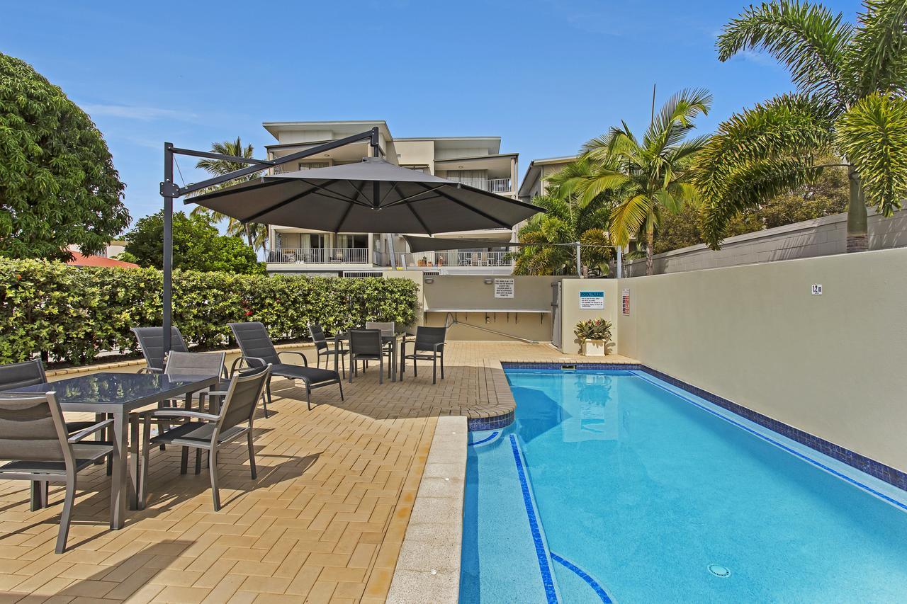 On The Bay Apartments Bongaree Extérieur photo