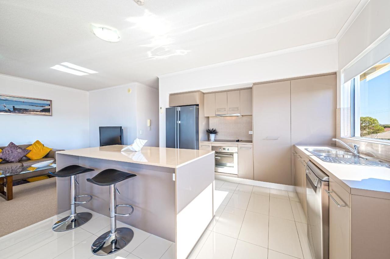 On The Bay Apartments Bongaree Extérieur photo